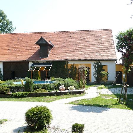 Hrazdeny Statek Mytinka Guest House Bagian luar foto