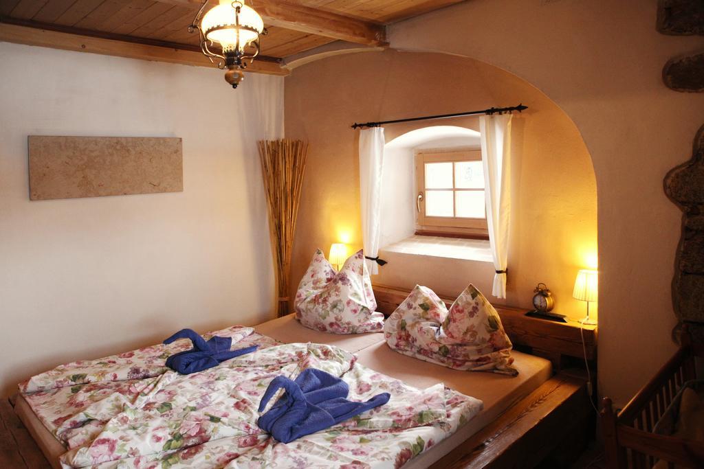 Hrazdeny Statek Mytinka Guest House Ruang foto